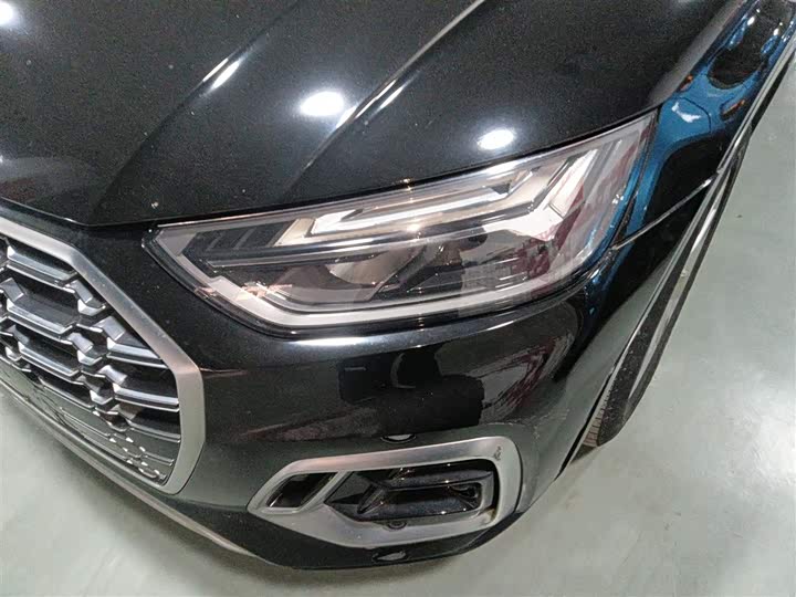 Фото 24 - Audi Q5L