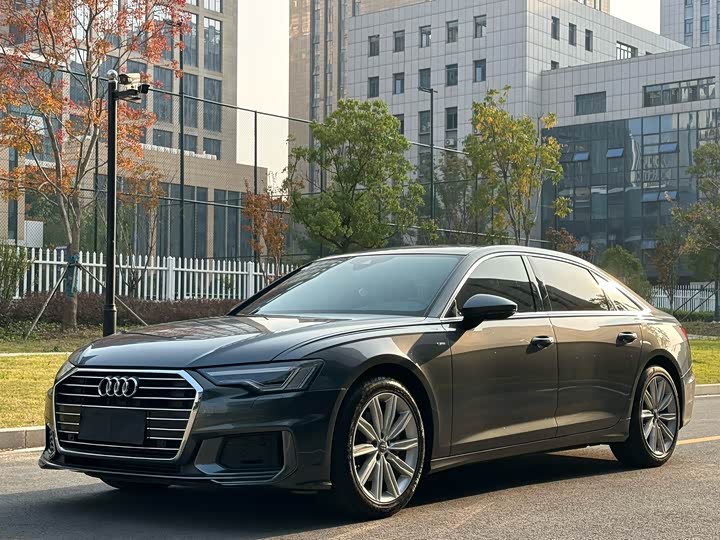 Фото 1 - Audi A6L