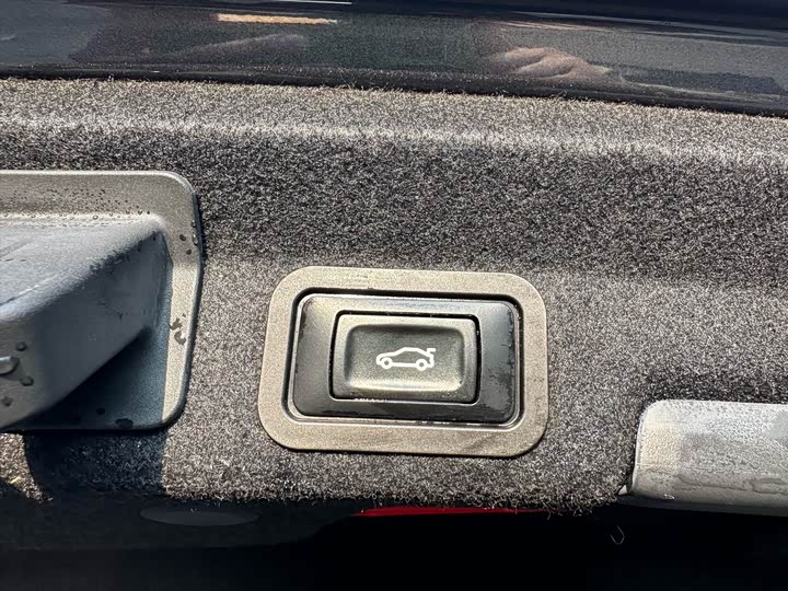 Фото 19 - Audi A6L