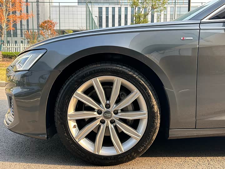 Фото 23 - Audi A6L