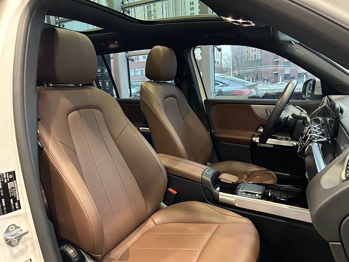 Фото 14 - Mercedes-Benz GLB-Class