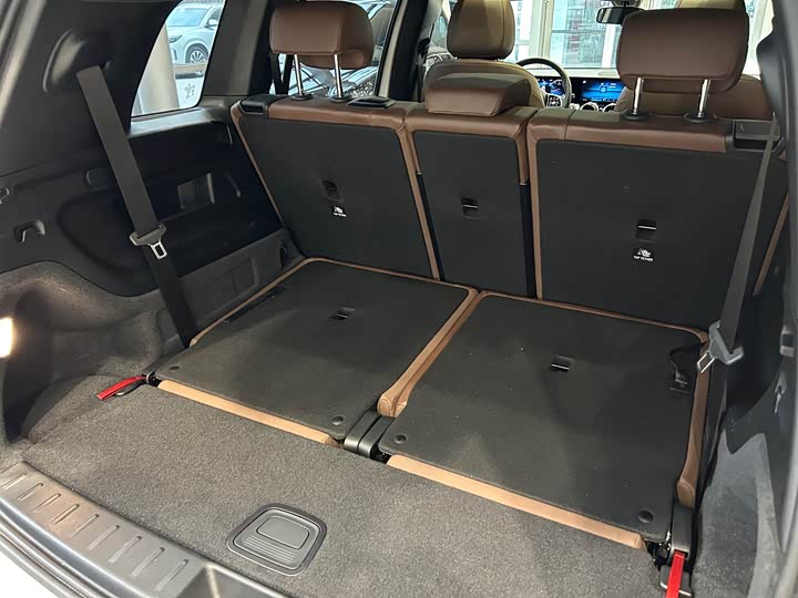 Фото 17 - Mercedes-Benz GLB-Class