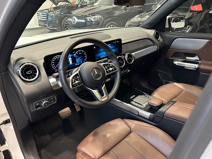 Фото 6 - Mercedes-Benz GLB-Class