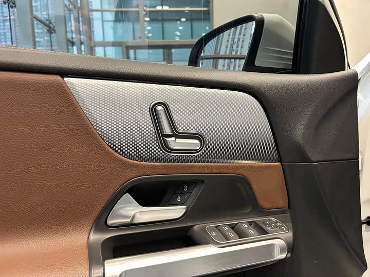 Фото 7 - Mercedes-Benz GLB-Class