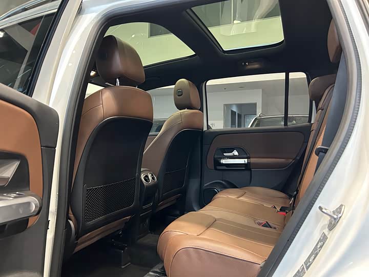 Фото 8 - Mercedes-Benz GLB-Class