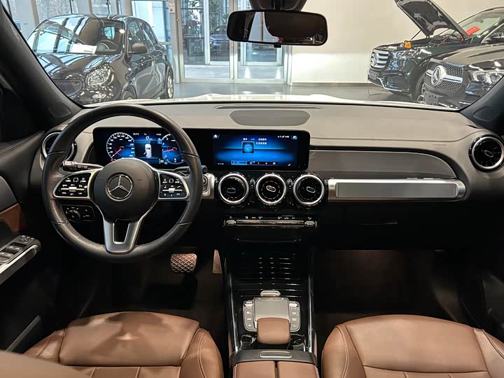 Фото 9 - Mercedes-Benz GLB-Class