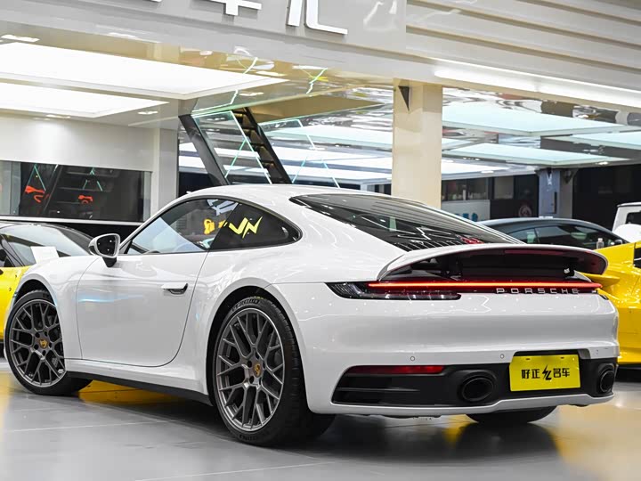 Фото 6 - Porsche 911