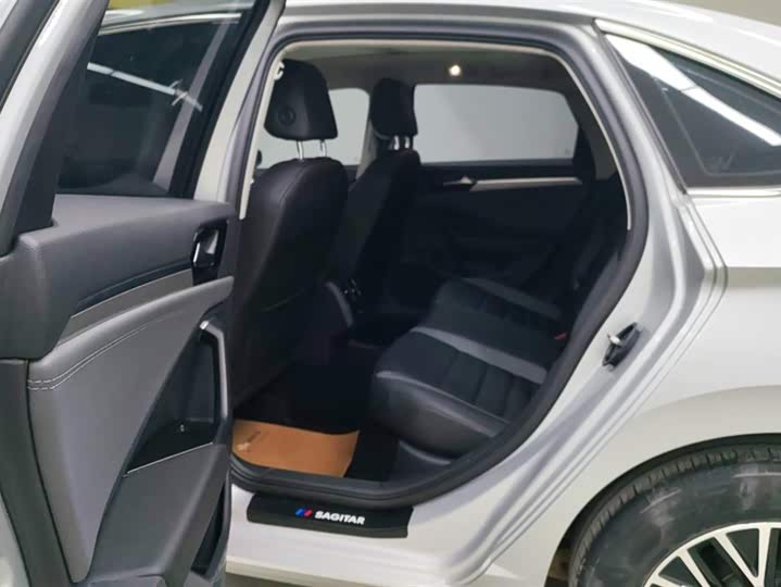 Фото 11 - Volkswagen Sagitar L