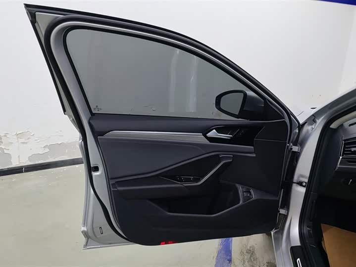 Фото 7 - Volkswagen Sagitar L