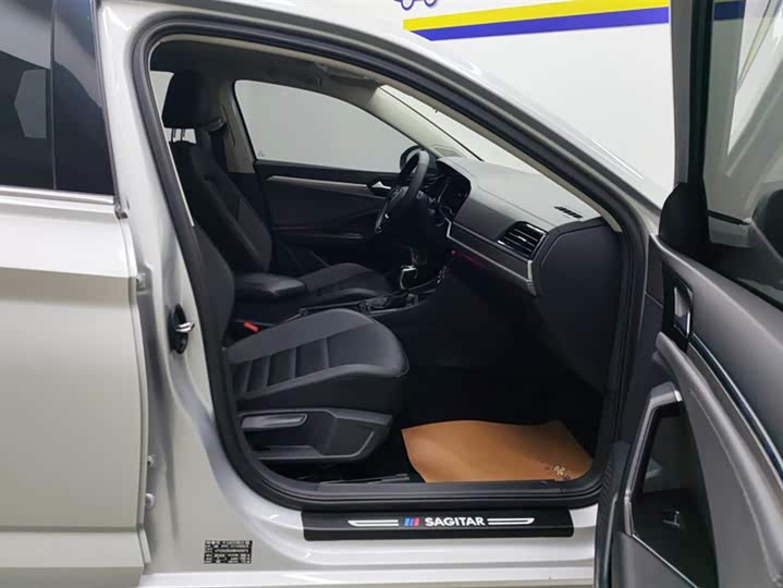 Фото 8 - Volkswagen Sagitar L