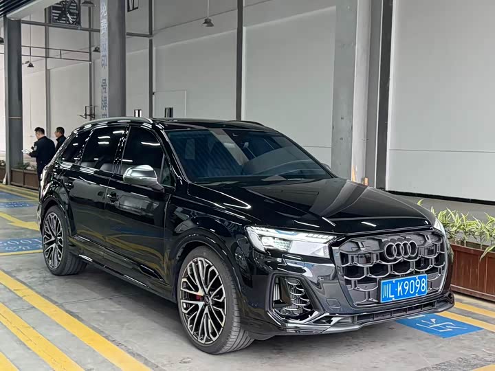Фото 2 - Audi SQ7