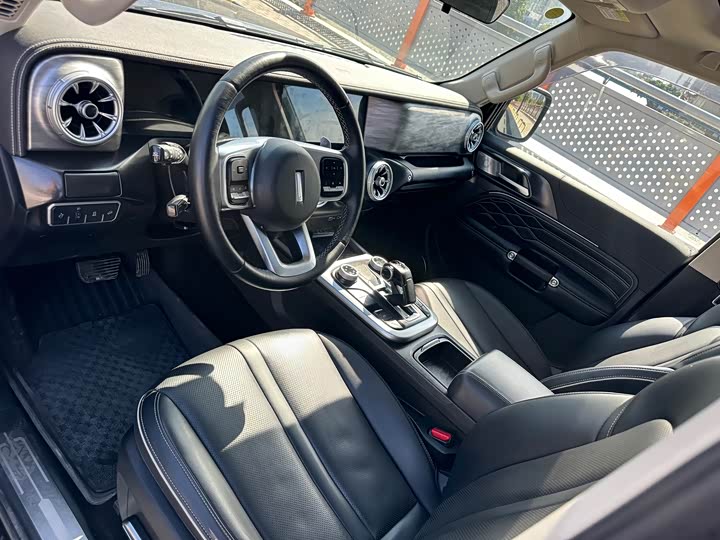 Фото 5 - Tank 300