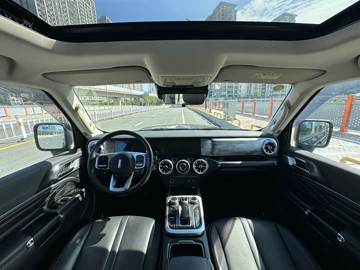 Фото 8 - Tank 300