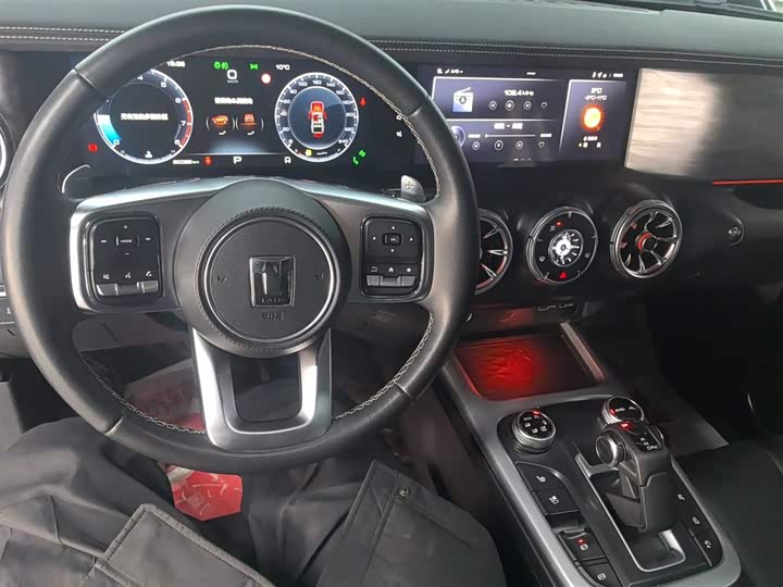 Фото 10 - Tank 300