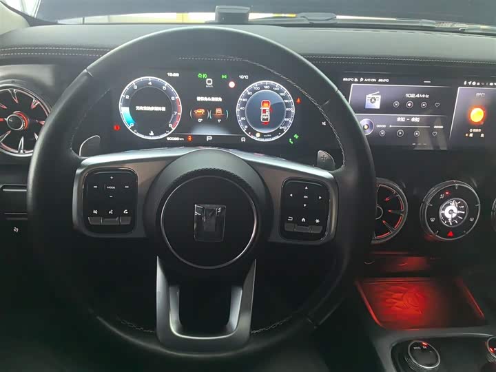 Фото 11 - Tank 300