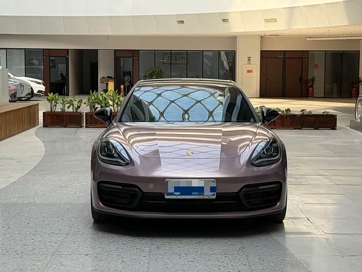 Фото 2 - Porsche Panamera