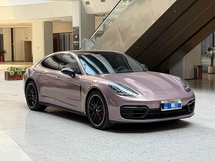 Фото 3 - Porsche Panamera