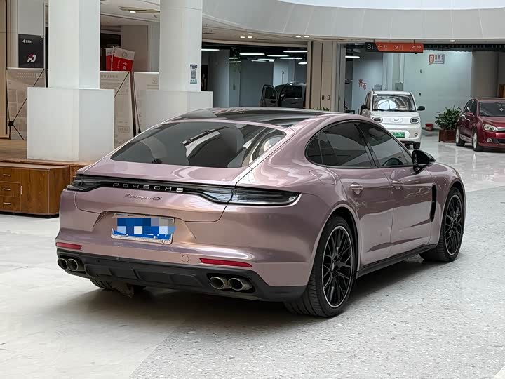 Фото 4 - Porsche Panamera