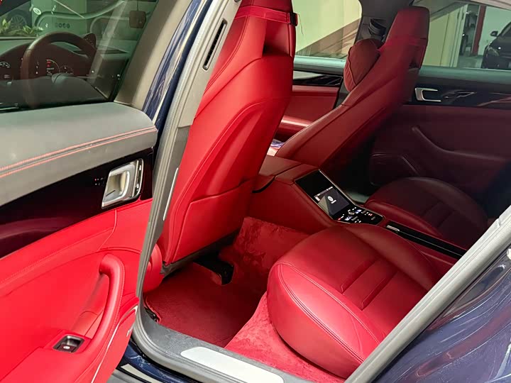 Фото 8 - Porsche Panamera