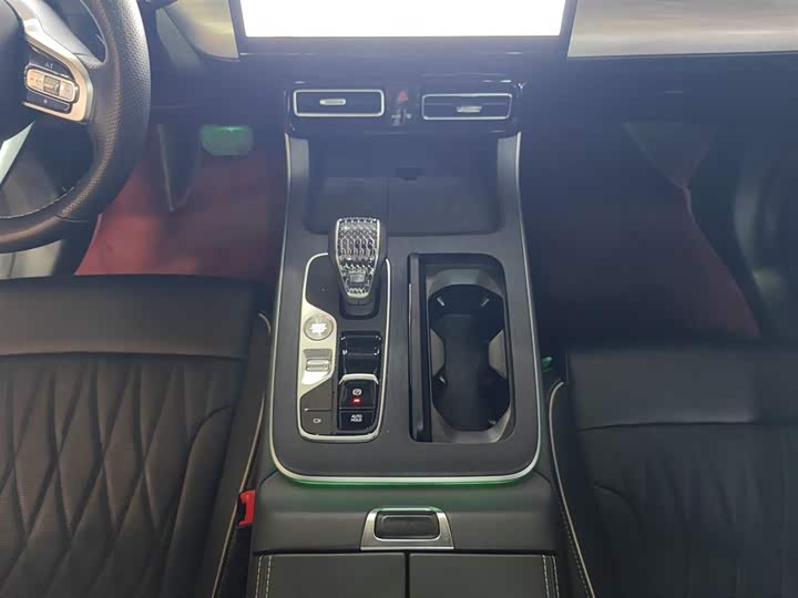 Фото 14 - GAC Trumpchi GS8