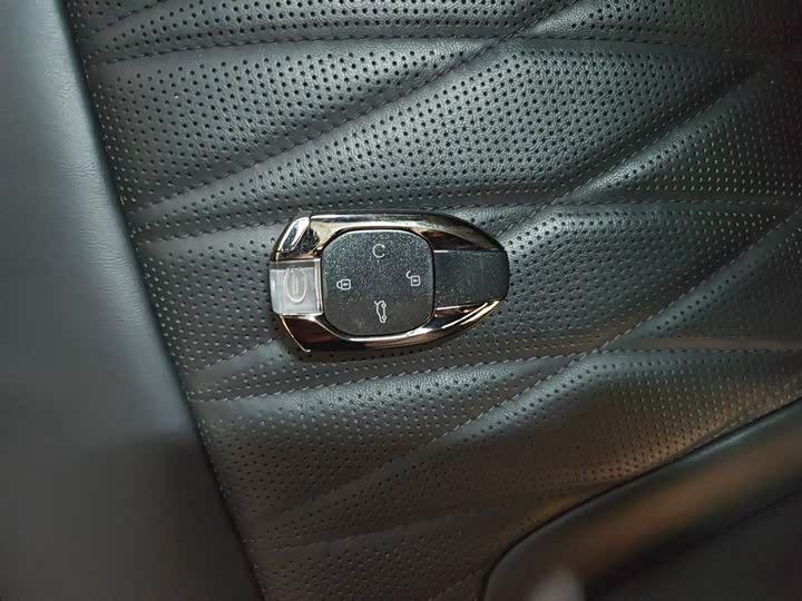 Фото 9 - GAC Trumpchi GS8