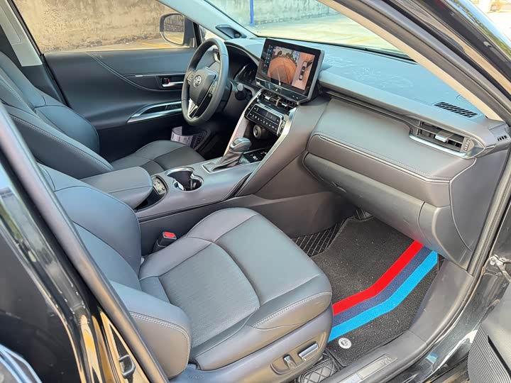 Фото 11 - Toyota Venza