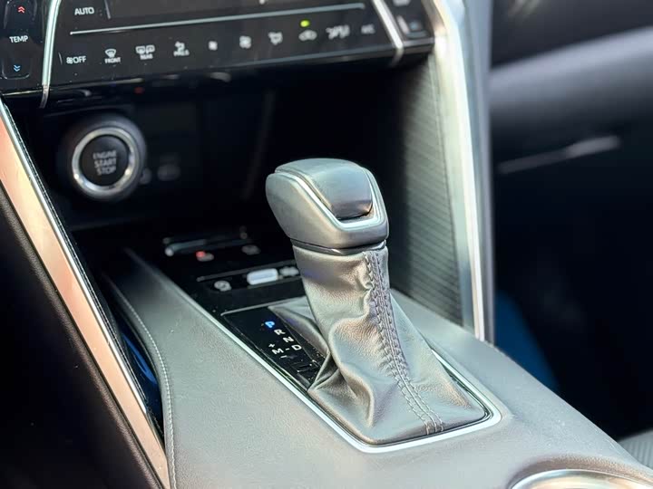 Фото 21 - Toyota Venza