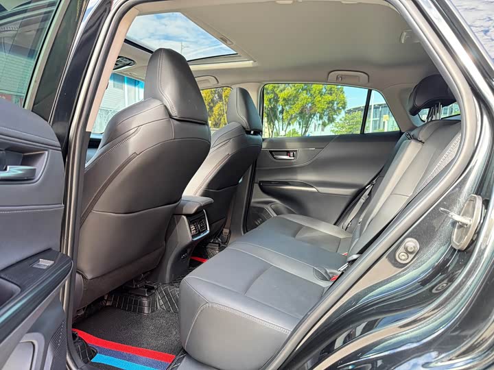 Фото 9 - Toyota Venza