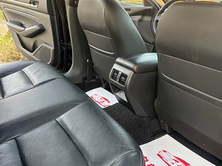 Фото 8 - Nissan Teana