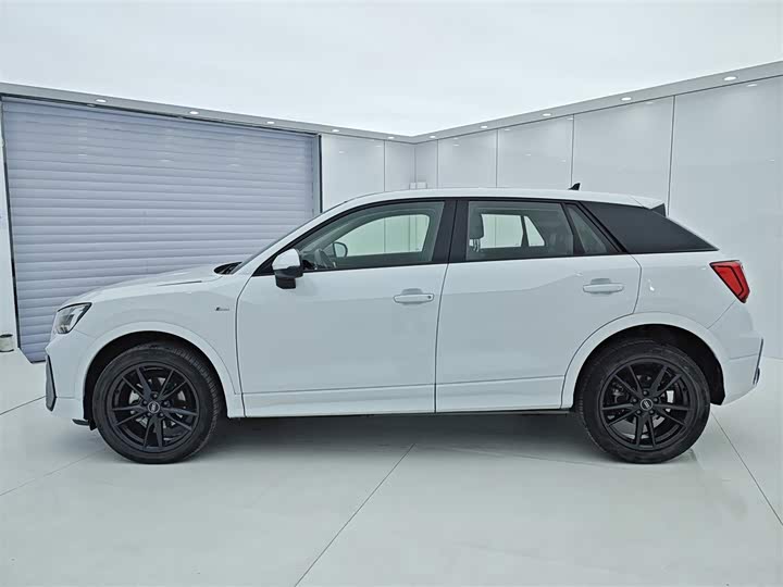 Фото 7 - Audi Q2L