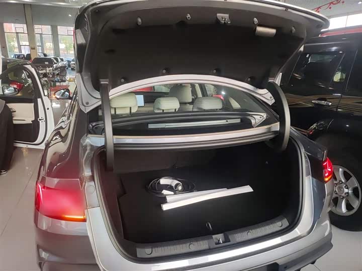 Фото 9 - BYD Qin L