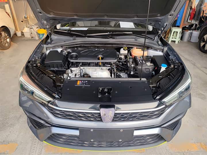 Фото 20 - Roewe i5