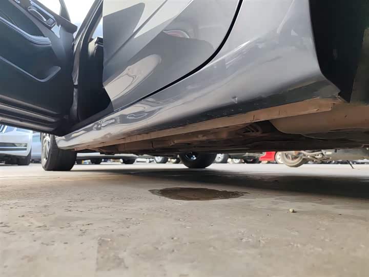 Фото 22 - Roewe i5