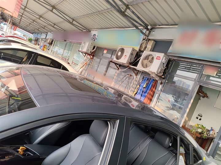 Фото 27 - Roewe i5