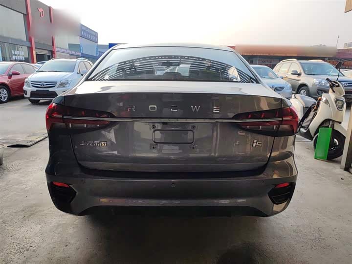 Фото 6 - Roewe i5