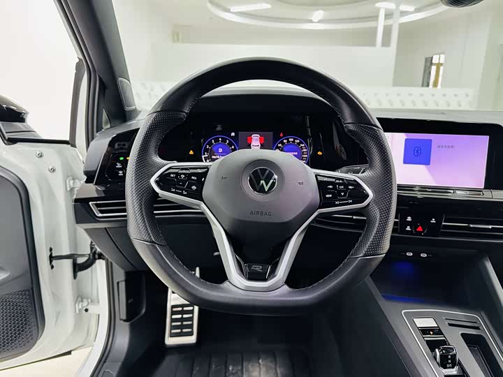 Фото 10 - Volkswagen Golf