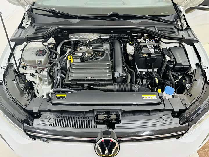 Фото 16 - Volkswagen Golf