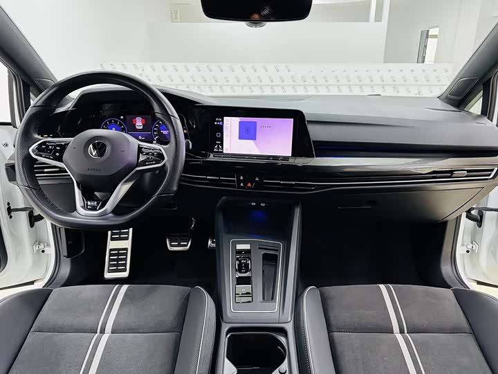 Фото 8 - Volkswagen Golf