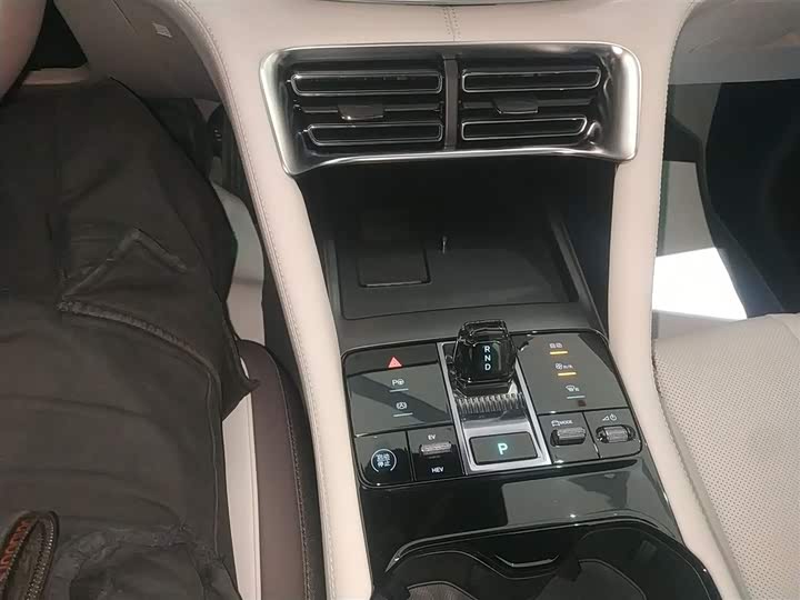 Фото 14 - BYD Song Plus Hybrid/EV