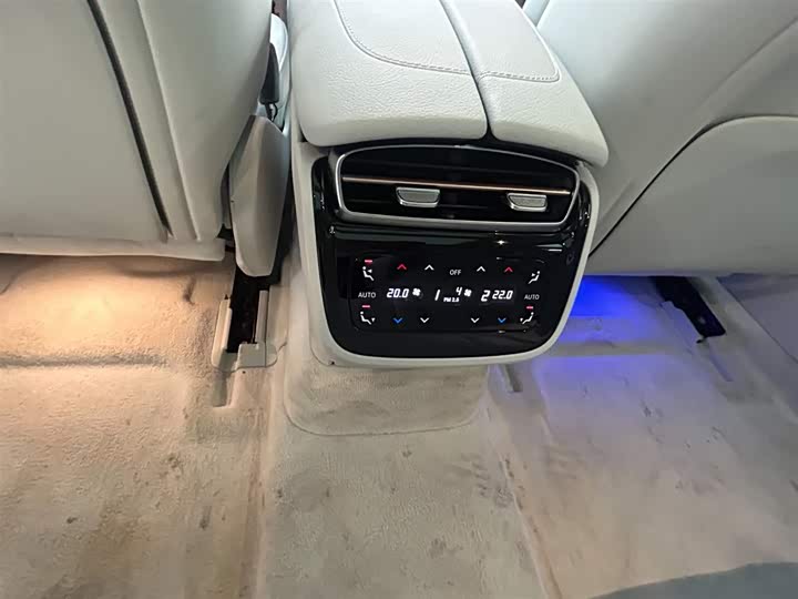 Фото 15 - Mercedes-Benz EQE AMG