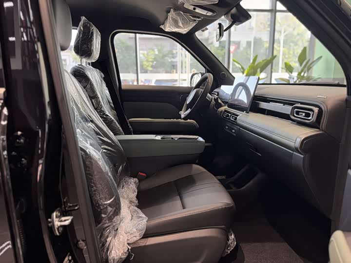 Фото 12 - Baojun Yep Plus