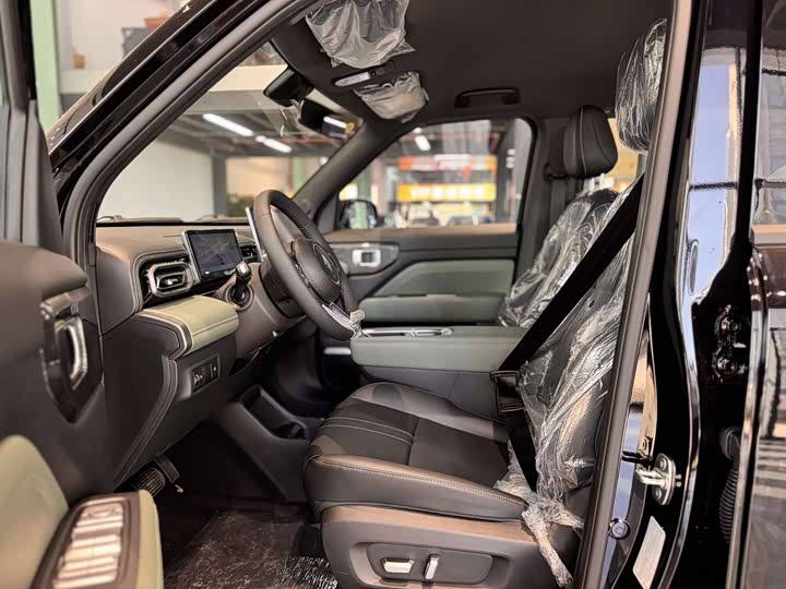 Фото 15 - Baojun Yep Plus