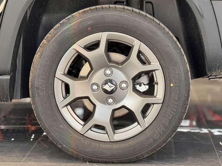 Фото 9 - Baojun Yep Plus