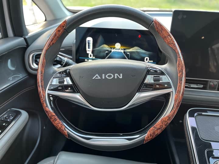 Фото 10 - GAC Aion V