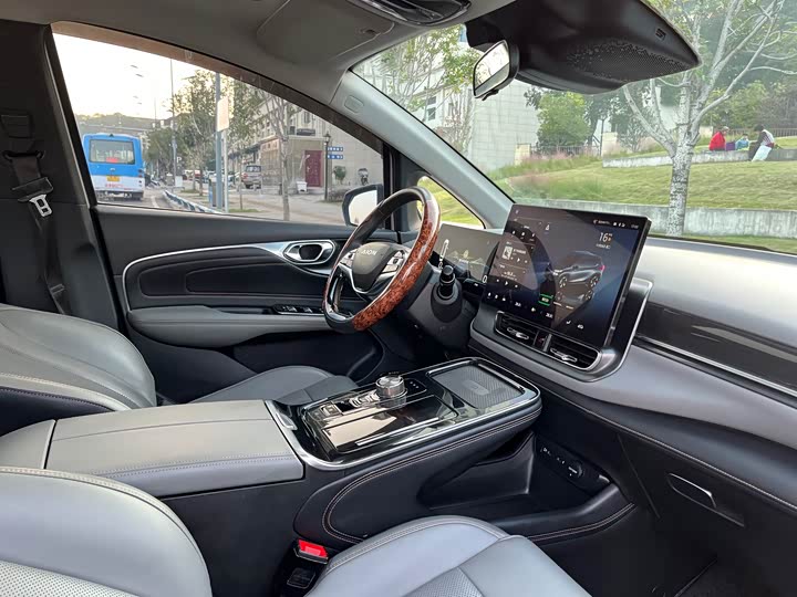 Фото 23 - GAC Aion V