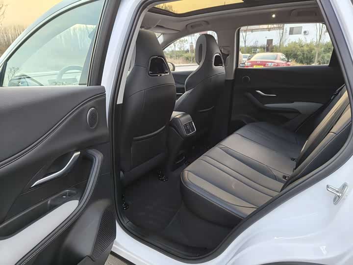 Фото 11 - BYD Sea Lion 05 DM-i Hybrid