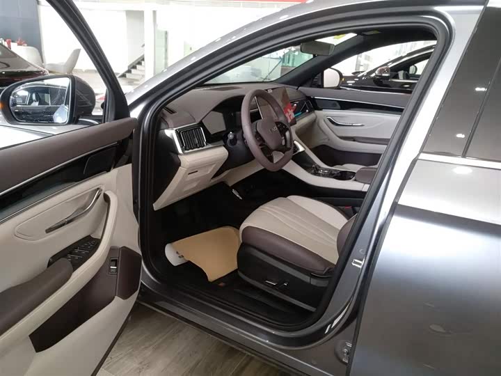 Фото 16 - BYD Song Plus Hybrid/EV