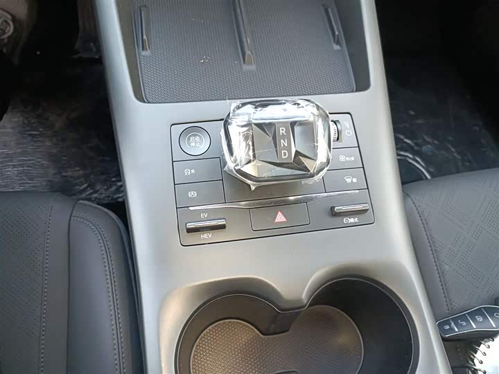 Фото 14 - BYD Qin Plus