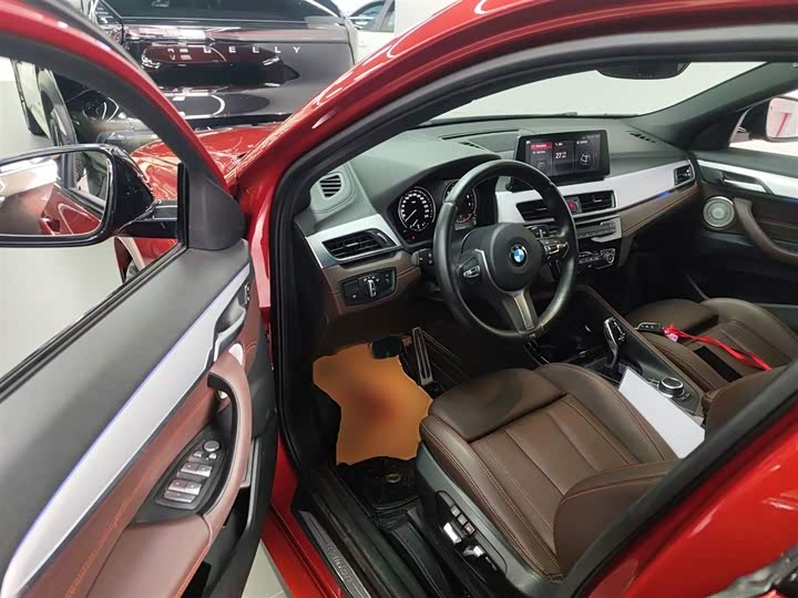 Фото 16 - BMW X2