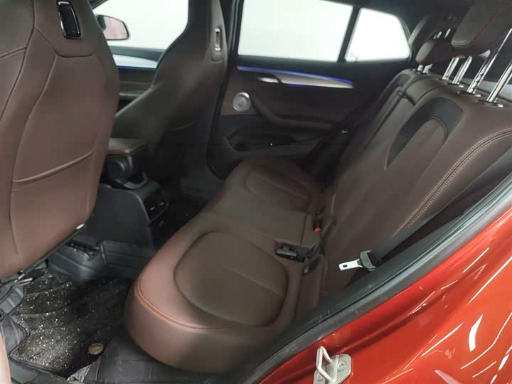 Фото 17 - BMW X2